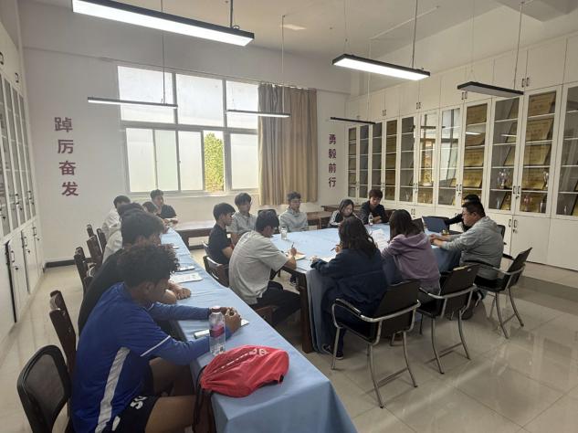 团支书大会2 团支书大会2